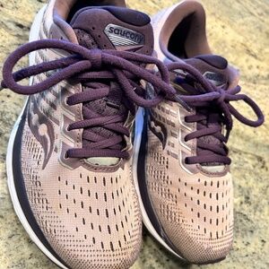 Size 8 Saucony Women’s Running Shoes
